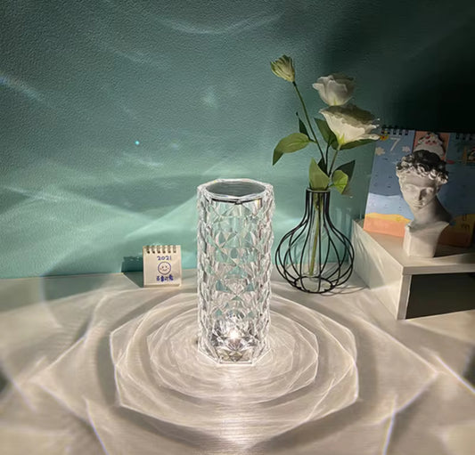 Lampada da Tavolo a LED Effetto Cristallo - Illumina la Tua Magia! ✨