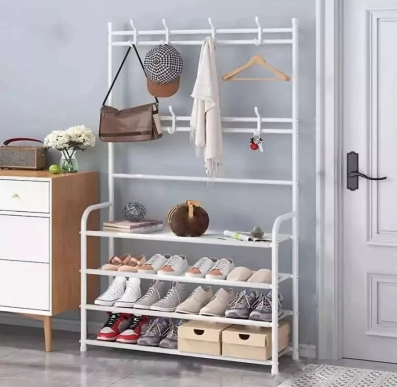 Appendiabiti con Scarpiera 60×26×170 cm – Guardaroba Salvaspazio con 4 Ripiani e 9 Ganci, Struttura in Metallo, Stand Porta Giacche e Scarpe per Ingresso, Corridoio, Camera da Letto - BDIT ACCESSORI