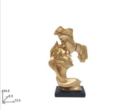 Scultura coppia bacio – Statua romantica dorata e argento in resina