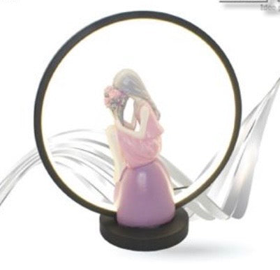 Lampada LED Decorativa con Personaggio – Design Moderno e Luce Accogliente