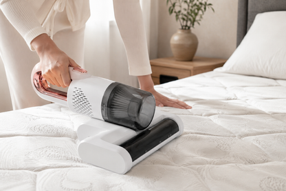 Aspirapolvere Antiacaro per Materassi Portatile, Aspiratore Multifunzione UV per Letto e Divano, Aspirapolvere Senza Fili con Filtro HEPA Lavabile, Rimozione Polvere e Peli, Ricarica USB