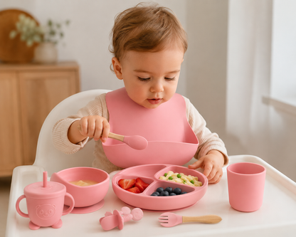 Set Pappa Svezzamento Neonati in Silicone Rosa, Kit Pappa Bambini con Piatto Ventosa, Ciotola, Bavaglino, Bicchiere, Tazza con Cannuccia e Posate, Set Alimentazione Baby Food Grade BPA Free