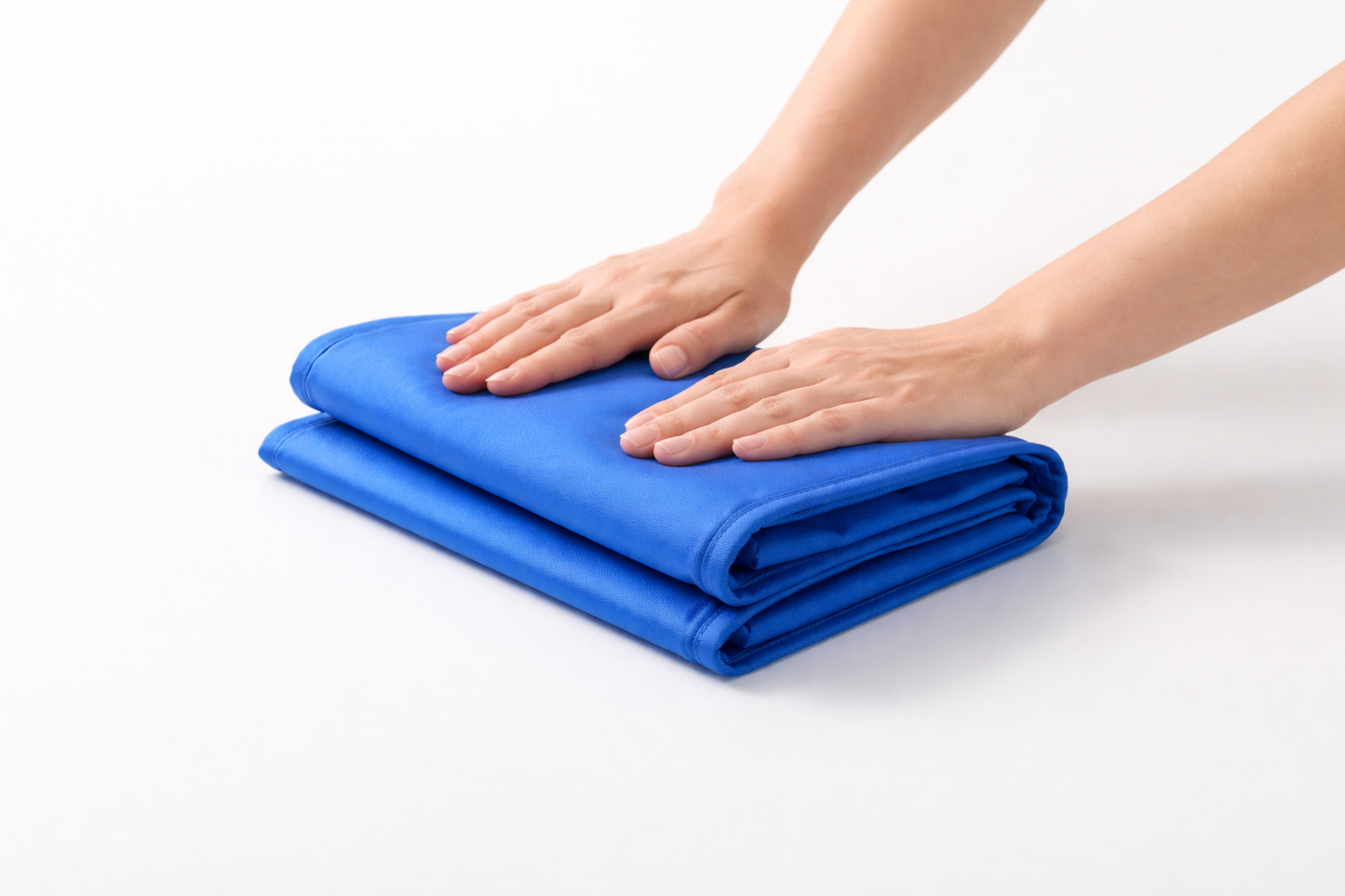 Tappetino Rinfrescante per Cani e Gatti 40x50 cm, Cooling Mat Pieghevole, Superficie Impermeabile, Tappeto Estivo per Animali Domestici, Ideale per Casa, Cucce, Divano e Viaggio – Blu