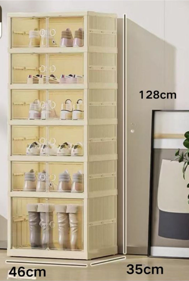 Scarpiera modulare richiudibile in stile moderno, progettata per ottimizzare lo spazio e tenere in ordine mocassini, stivali e sneaker.