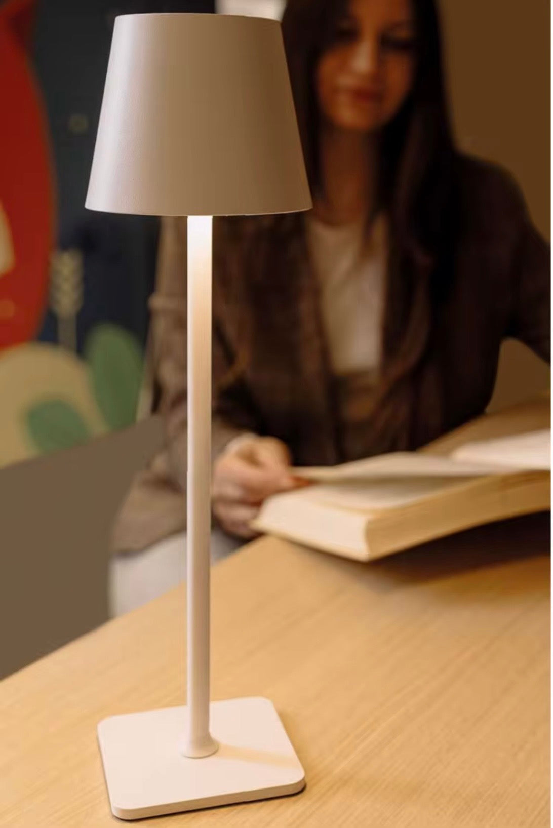 Lampada da Tavolo LED Design Moderno – Ricaricabile e Minimal