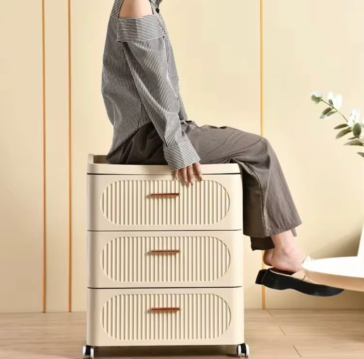 Comodino Mobiletto Contenitore 3 Cassetti su Ruote | Design Moderno Crema/Beige